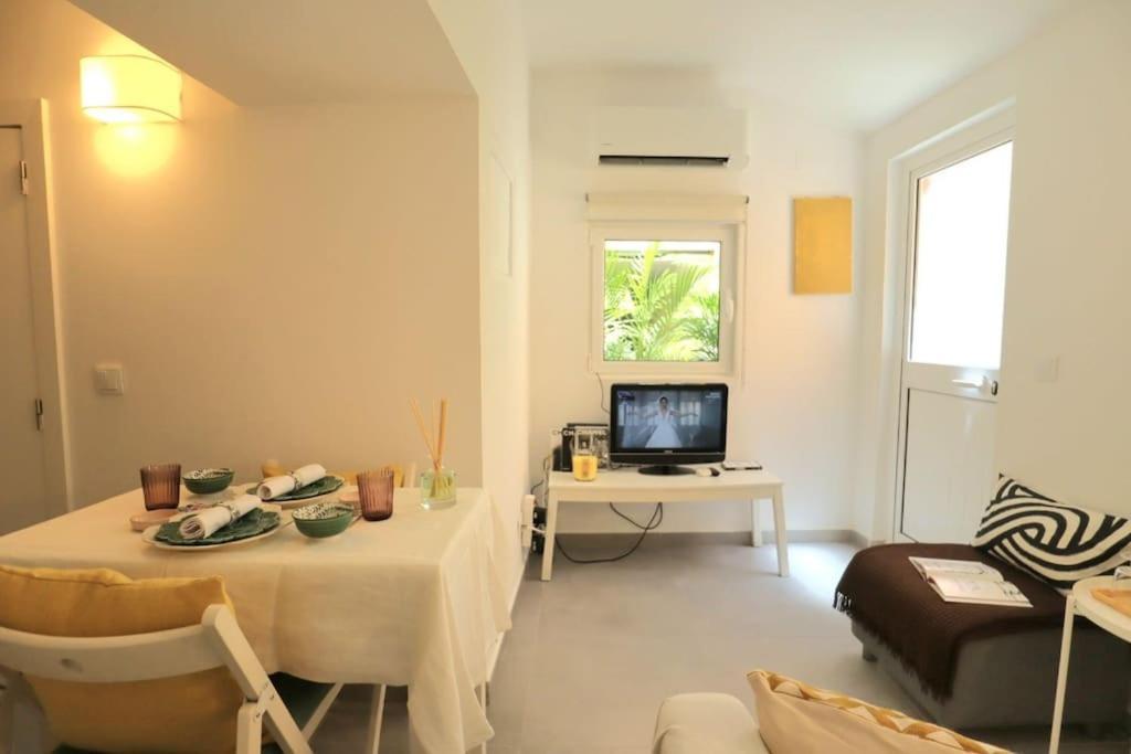 Apartment Center Balcony Bica *